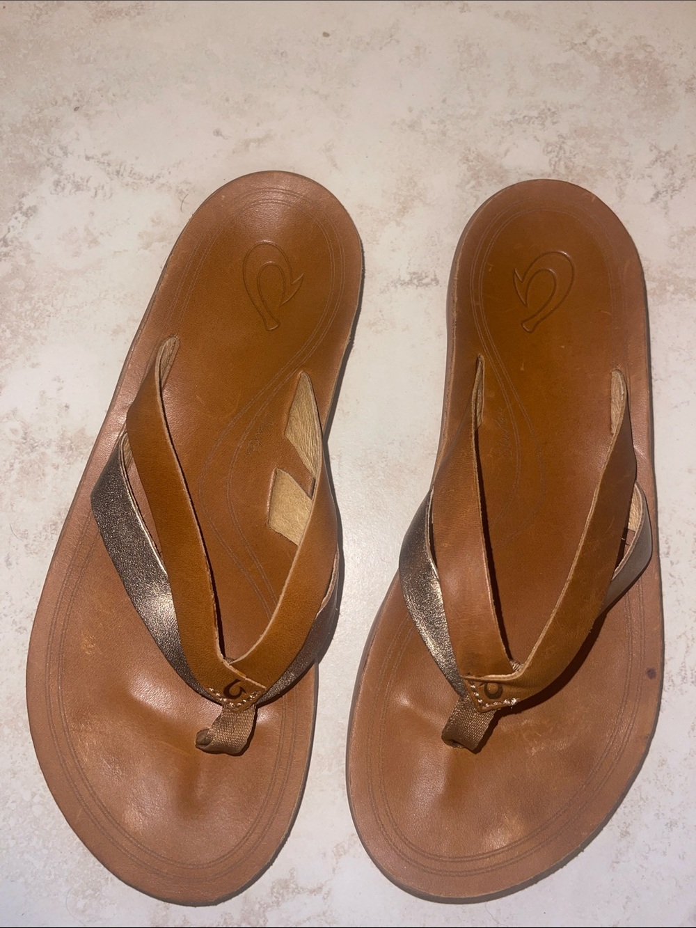 Olukai KaeKae tan gold Leather Double Strap Sandal Flip Flops Women’s 6 36